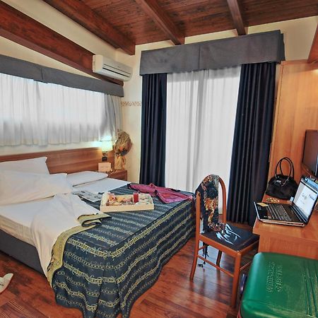 טיבולי טרמה Hotel Aurora Wellness & Spa מראה חיצוני תמונה