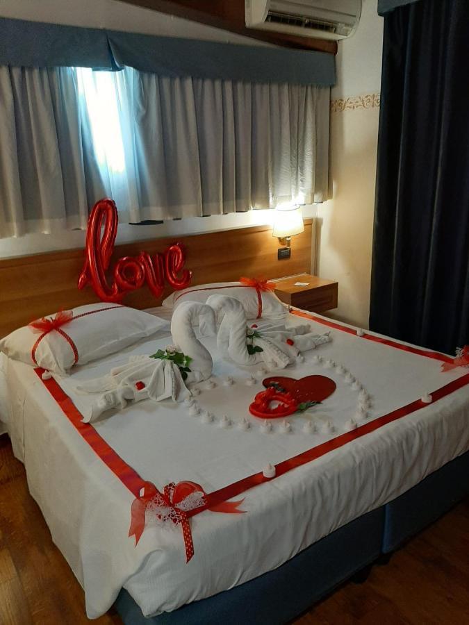 טיבולי טרמה Hotel Aurora Wellness & Spa מראה חיצוני תמונה