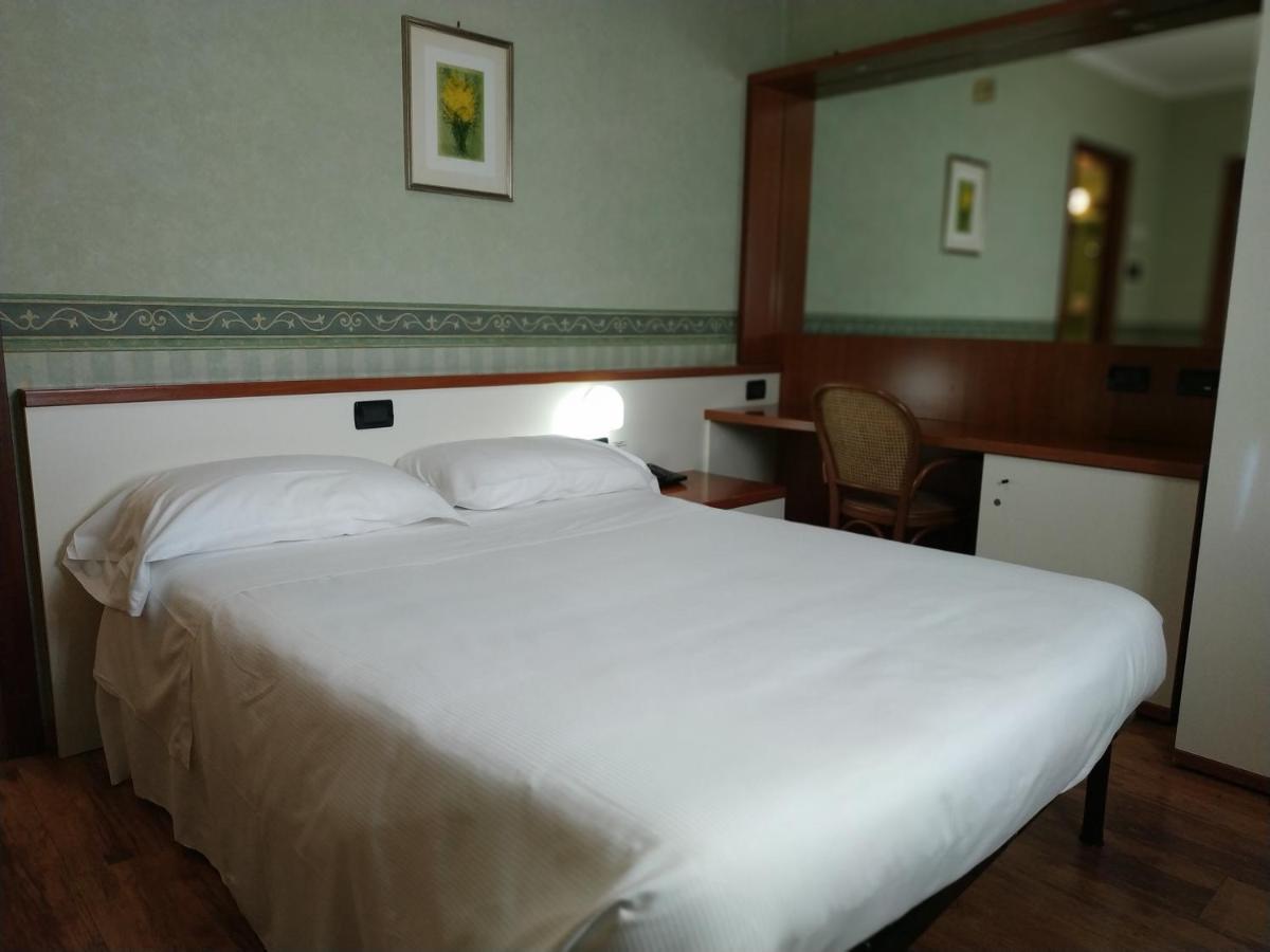 טיבולי טרמה Hotel Aurora Wellness & Spa מראה חיצוני תמונה