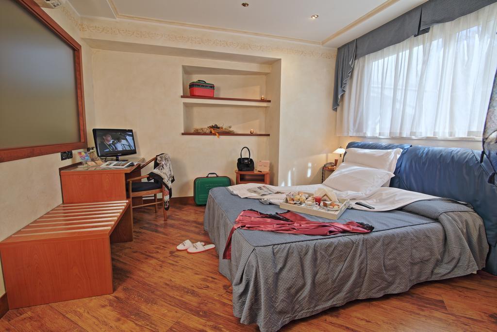 טיבולי טרמה Hotel Aurora Wellness & Spa חדר תמונה